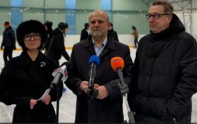 Mikołajowe niespodzianki na lodowisku